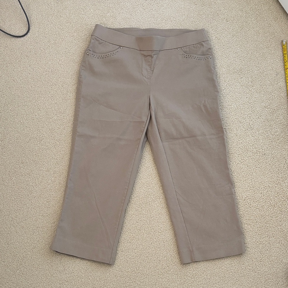 Women's Tan Cargo Shorts